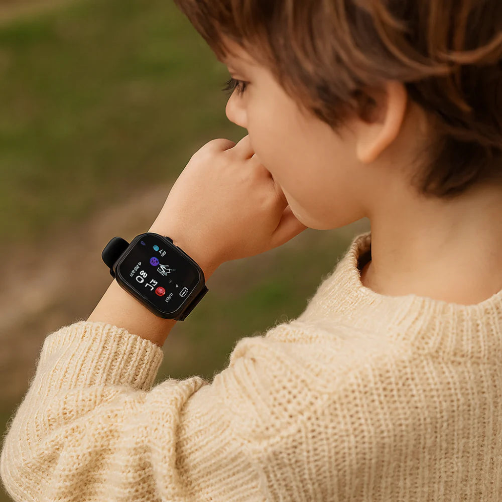 Kids GPS Smartwatch – 4G SIM Camera IP67 Waterproof Activity Tracker